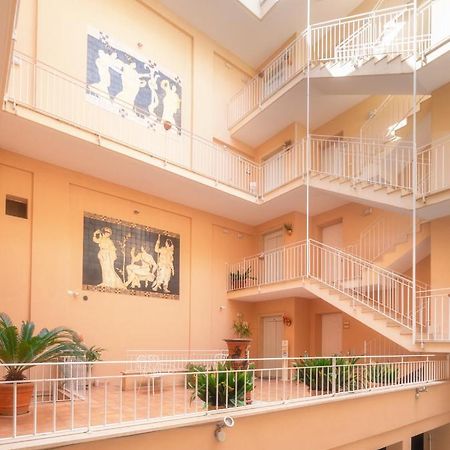 Palazzo Leo Suite And Apartment Lecce Esterno foto