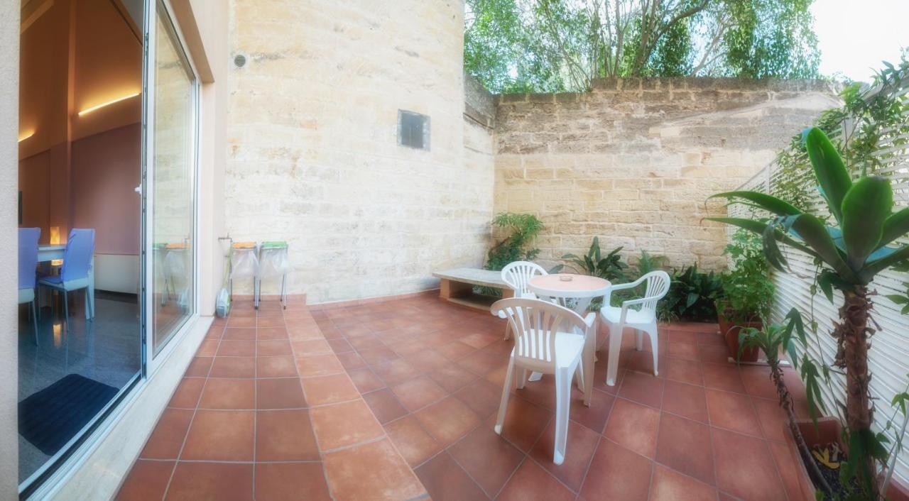 Palazzo Leo Suite And Apartment Lecce Esterno foto