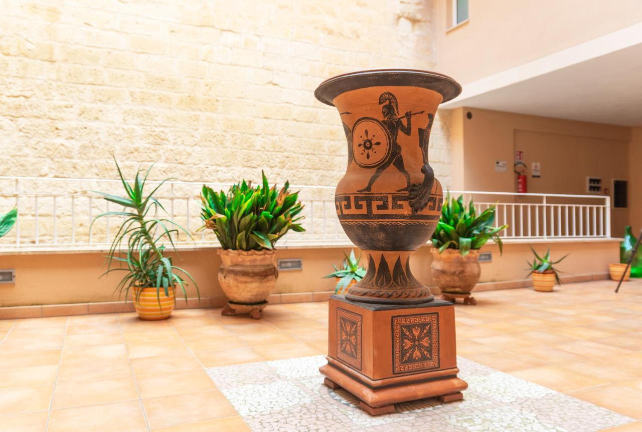 Palazzo Leo Suite And Apartment Lecce Esterno foto