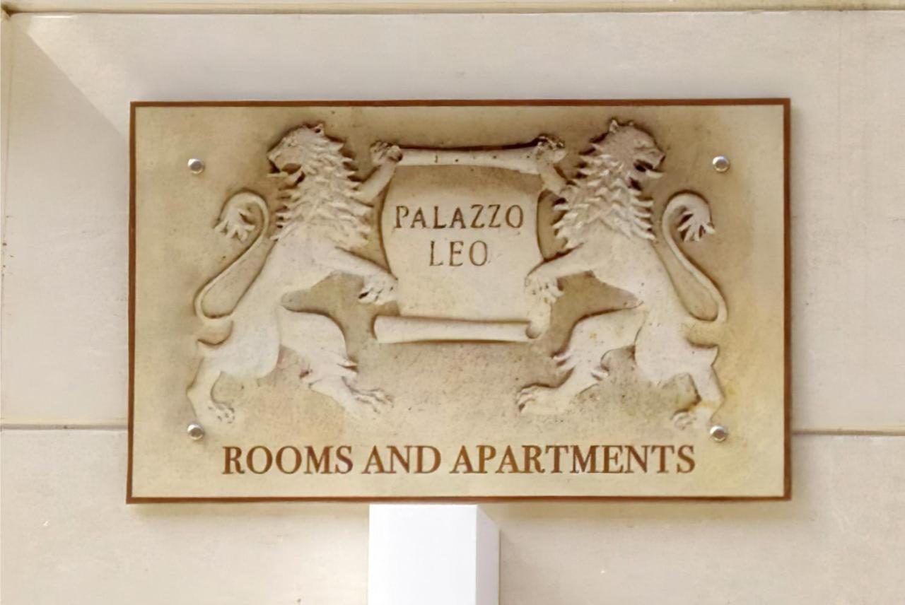 Palazzo Leo Suite And Apartment Lecce Esterno foto