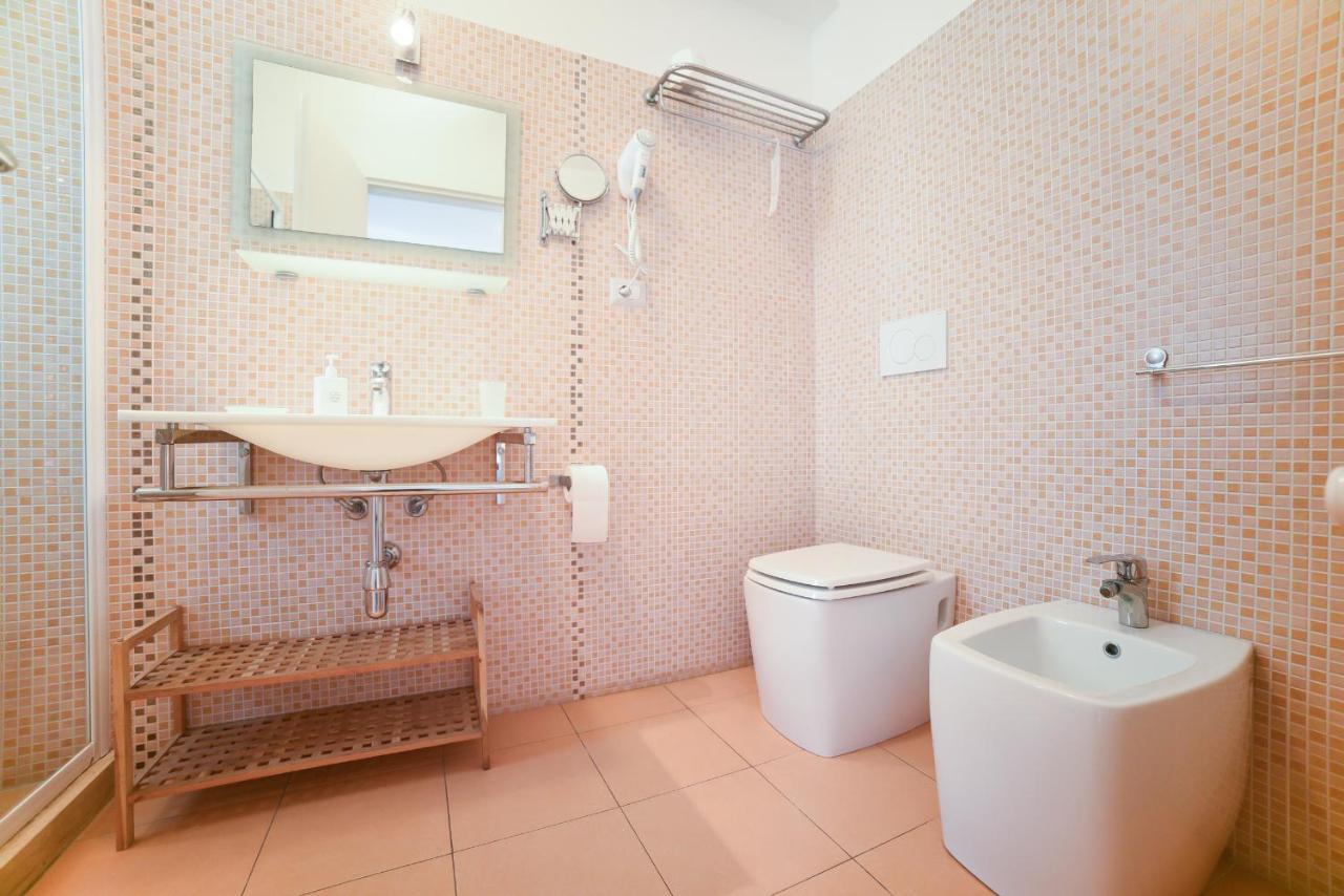 Palazzo Leo Suite And Apartment Lecce Esterno foto