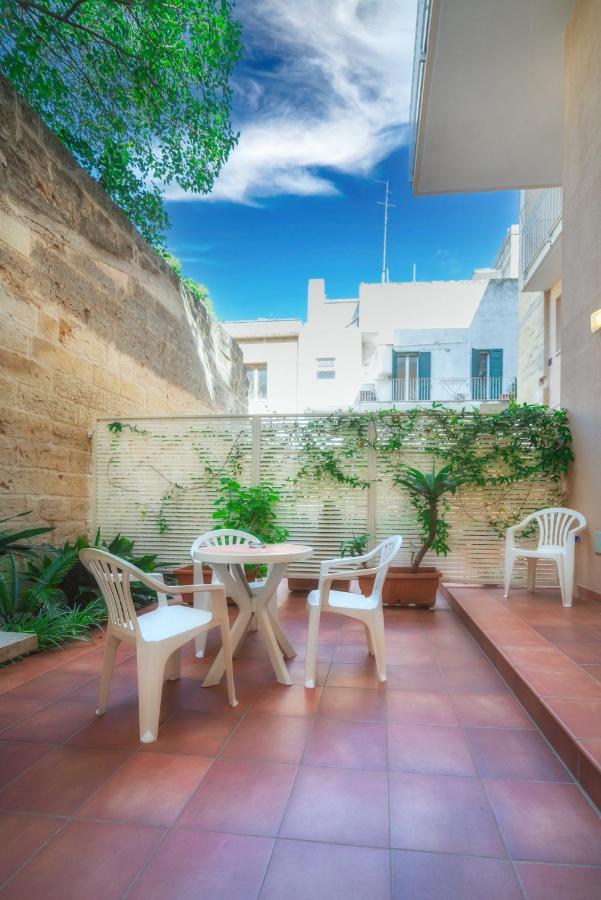 Palazzo Leo Suite And Apartment Lecce Esterno foto