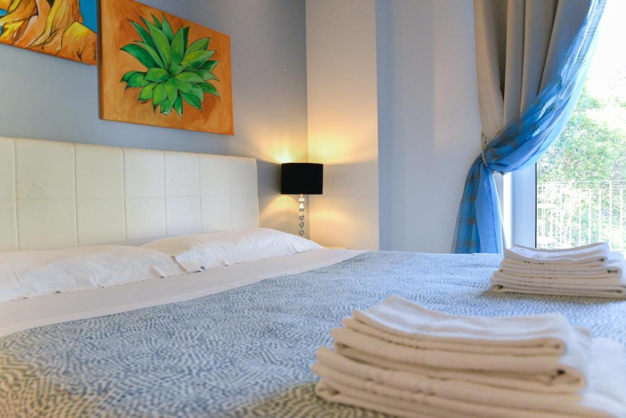 Palazzo Leo Suite And Apartment Lecce Esterno foto