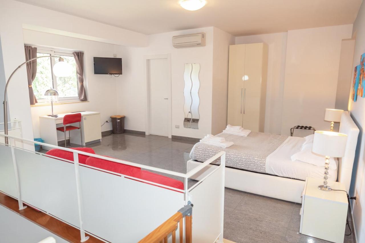 Palazzo Leo Suite And Apartment Lecce Esterno foto