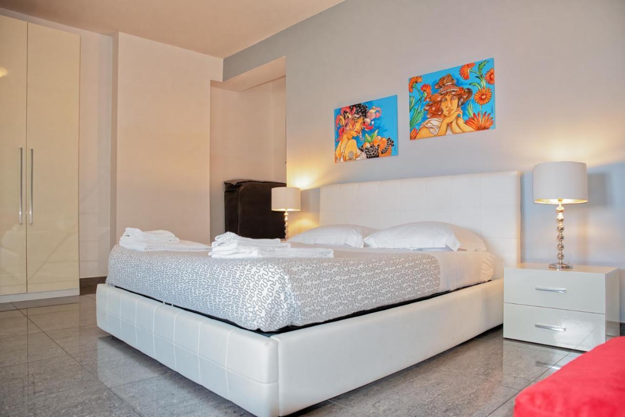 Palazzo Leo Suite And Apartment Lecce Esterno foto